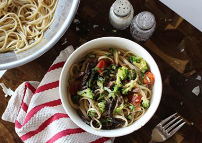 Linguine with Mushrooms and Vegetables